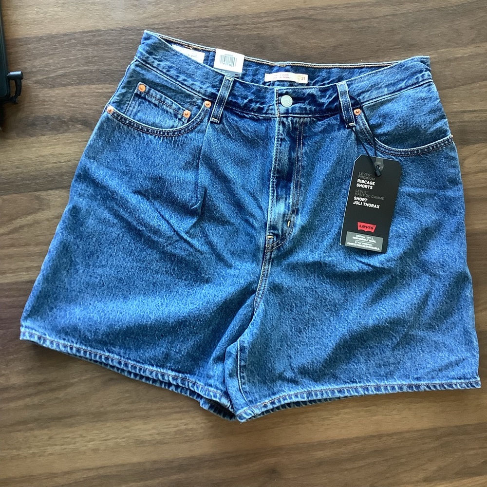 NWT Levi's ribcage shorts super high rise slim through hip size 31